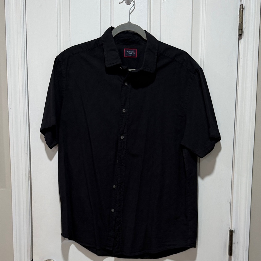 UNTUCKit Men's Black Casual Button Down Shirt
